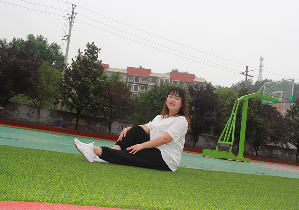 美術(shù)教師 俞慧